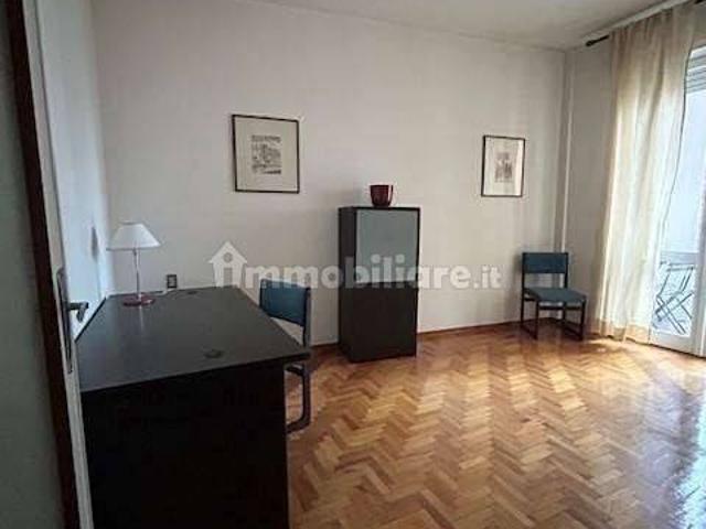 Trilocale via Cavour, Centro, Varese
