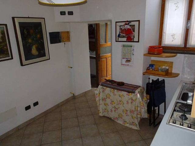 Trilocale via centro, Centro, Caspoggio