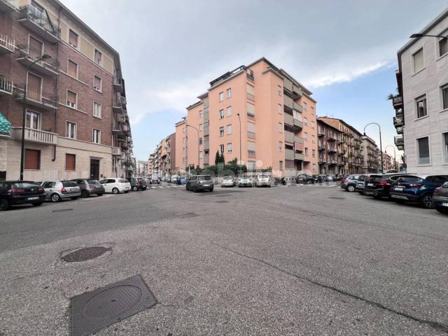 Trilocale via Cesana 31, Cenisia, Torino