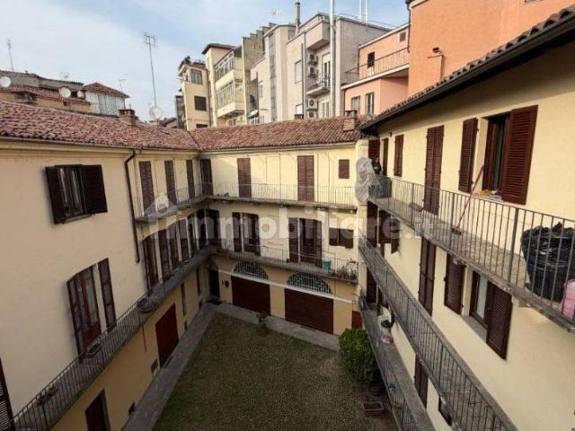 Trilocale via Cesare Battisti 9, Centro Storico, Asti