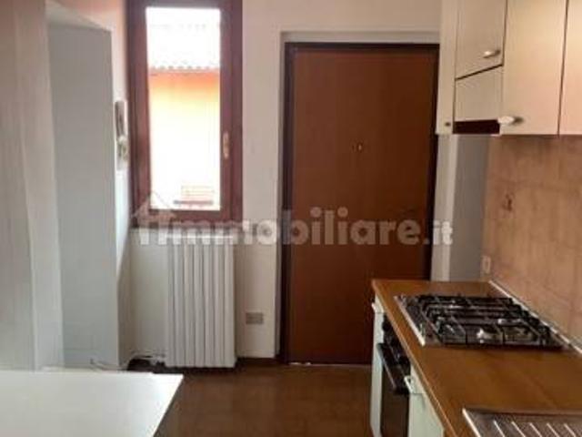 Trilocale via Cesare Battisti 2A, Centro, Cologno al Serio