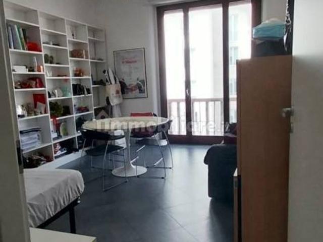 Trilocale via Col Moschin 15, Corso San Gottardo, Milano