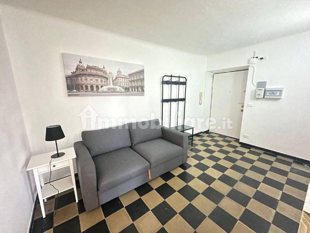 Trilocale via Costanzo Grillone 6, Cornigliano, Genova