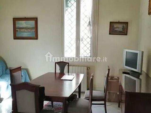 Trilocale via Cremona, 12, Quartiere Lombardo, Messina