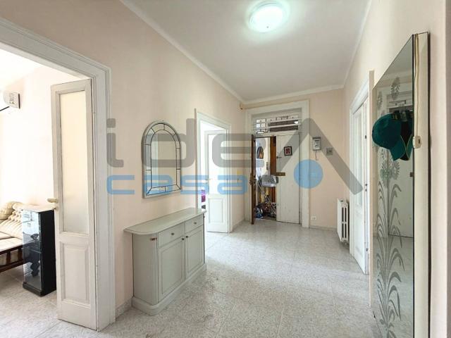 Trilocale via Duca di Genova 52, Borgo, Taranto