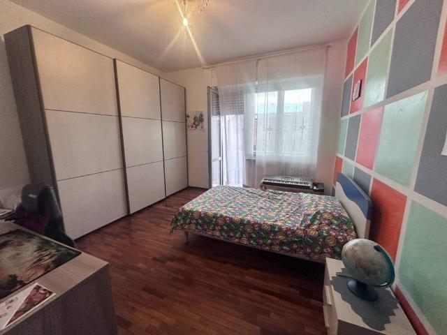 Trilocale via Damiano Chiesa 6, Borgo Piave, Corso Europa, Zona Ferrero, Alba