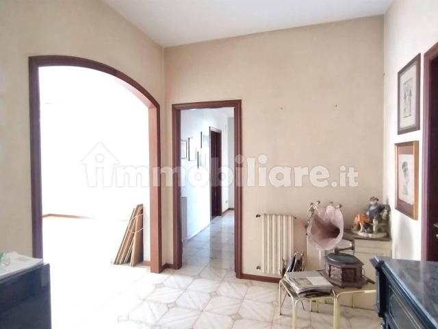 Trilocale via Dante Aligheri, Centro, Aci Sant'Antonio