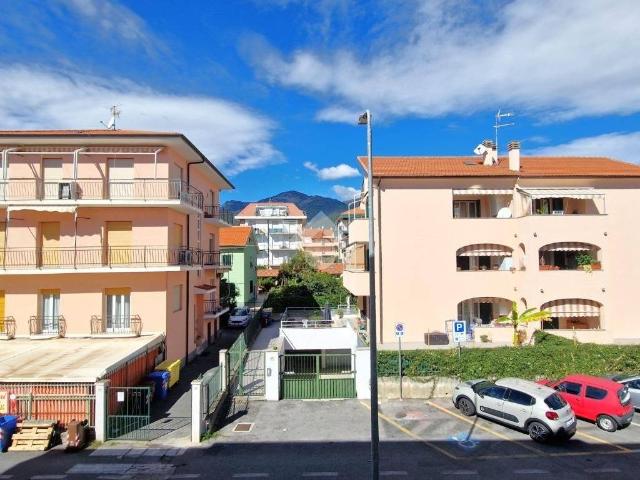 Trilocale via Dante Alighieri 45, Centro, Loano