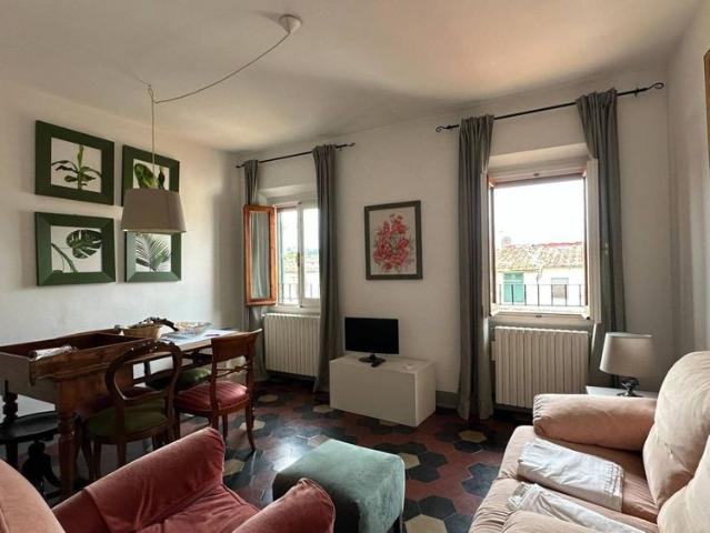 Trilocale via del Campuccio, San Frediano, Firenze