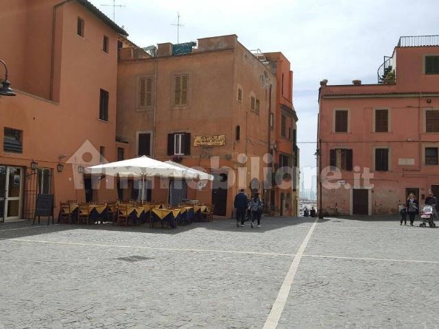 Trilocale via del Cavone, Centro, Nettuno