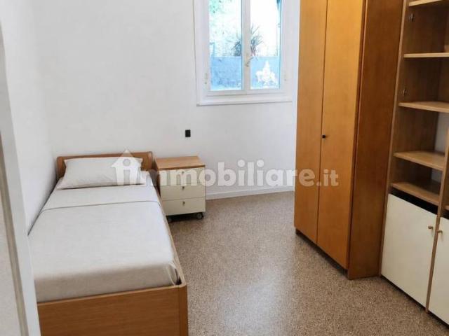 Trilocale via del Manzasco 10, San Fruttuoso, Genova