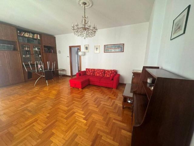 Trilocale via del Monte, Città Vecchia, Trieste
