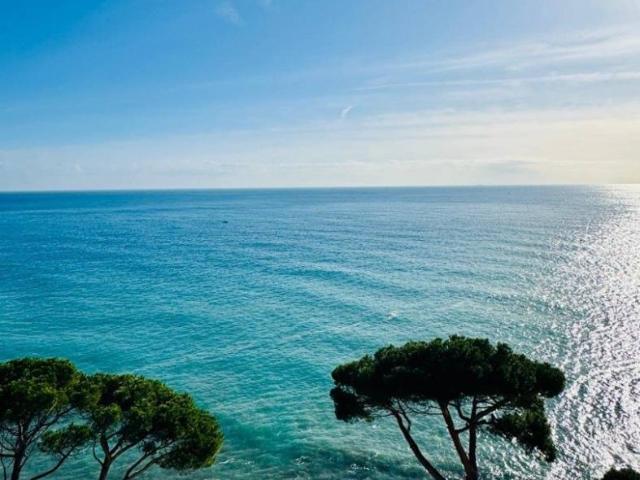 Trilocale via Della Costa 19, Centro, Arenzano