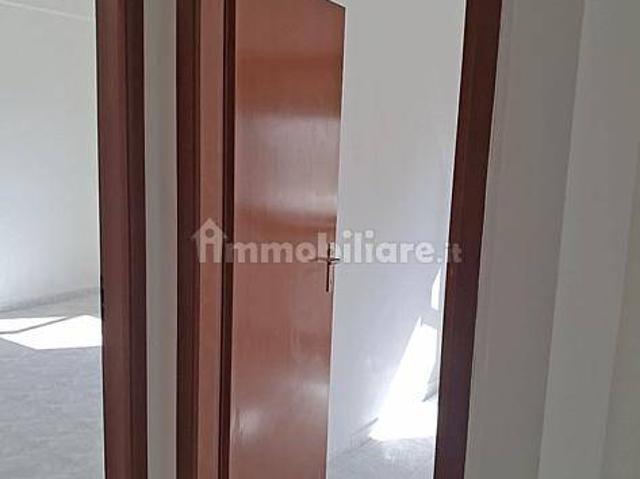 Trilocale via della Viola 17, Latina Scalo, Latina