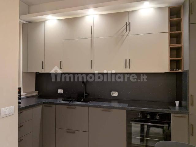 Trilocale via dell'Alpino 24, Senago