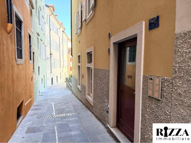 Trilocale via delle Mura, Città Vecchia, Trieste