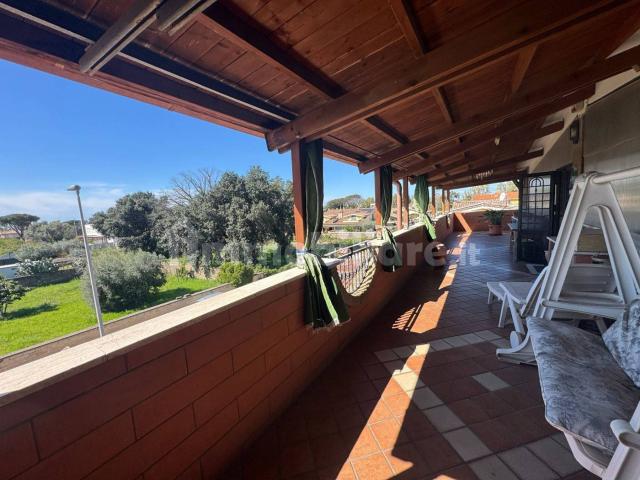 Trilocale via delle Primule 6, Campo Jemini, Pomezia