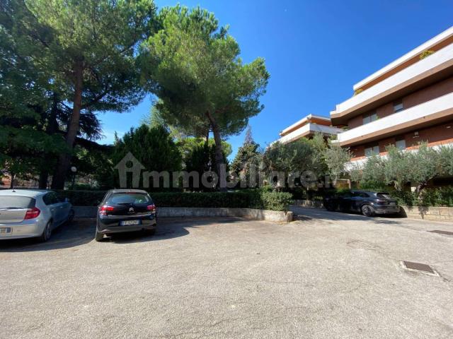 Trilocale via di Villa Basile, Colli Gesuiti, Pescara