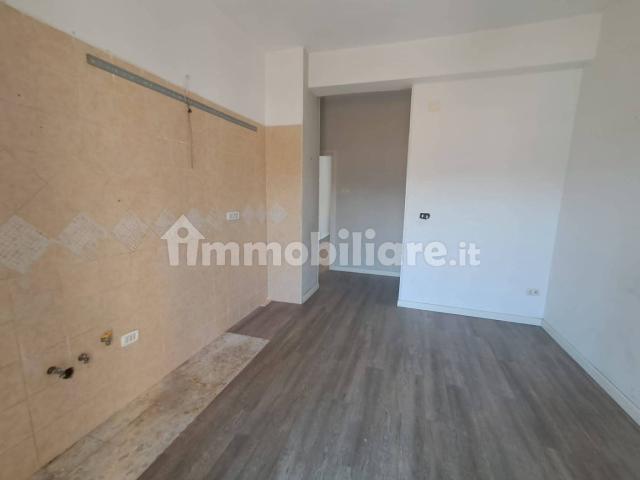 Trilocale via Diomede Carafa, Bagnoli, Napoli