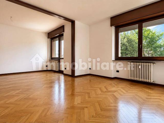 Trilocale via Don Giovanni Bosco, Centro, Sondrio