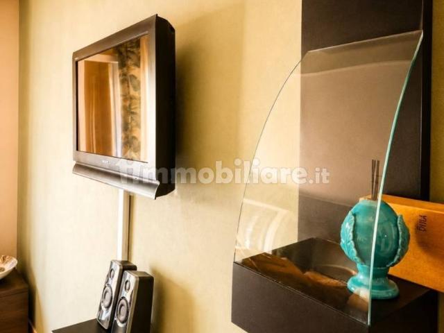 Trilocale via Fabrizio Chiari 40, Torre Angela, Roma