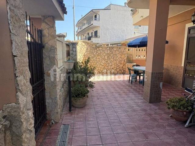 Trilocale via Faro 16, Capo Rizzuto, Isola di Capo Rizzuto