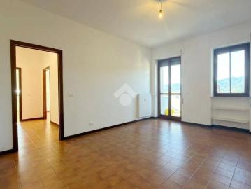 Trilocale via Felice Cavallotti 48, Marina di Carrara, Carrara