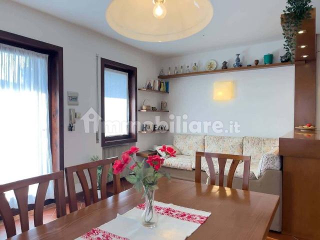 Trilocale via Ferrara, Centro, Asiago