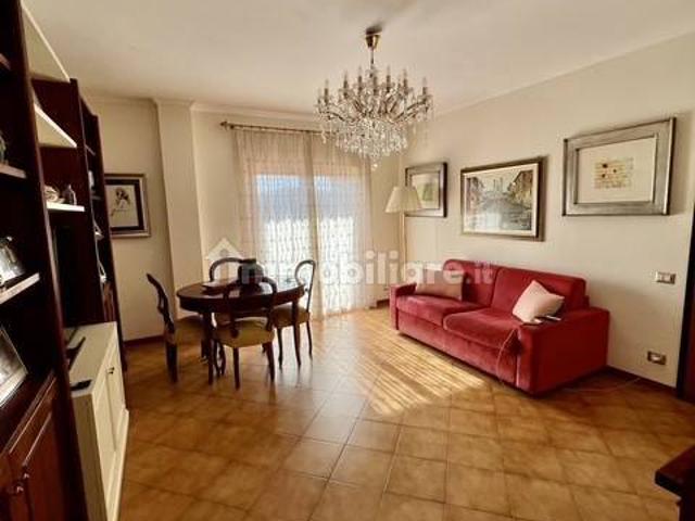 Trilocale via Francesco Tovaglieri 213, Tor Tre Teste Torre Maura, Roma