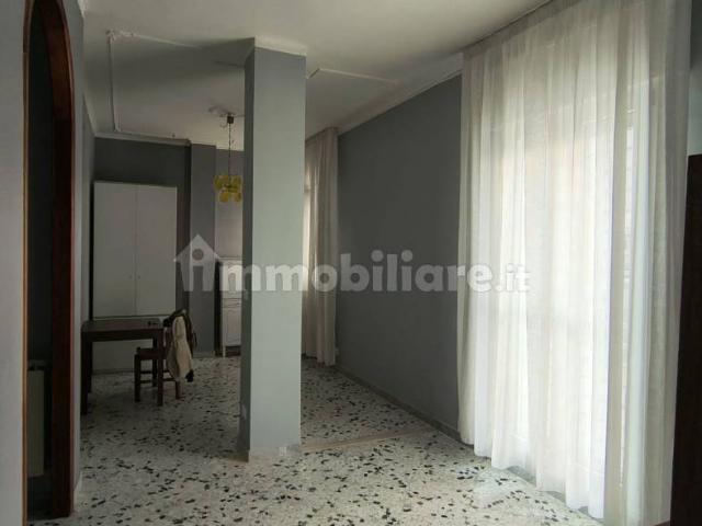 Trilocale via Francesco Curzio 40, Libertà, Bari
