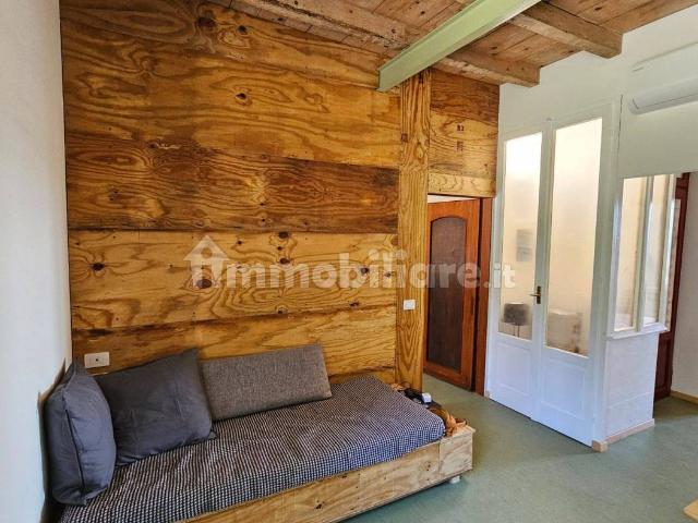 Trilocale via Francesco Daverio 9, Casbeno, Varese