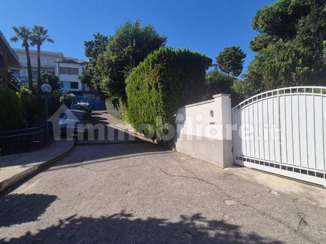 Trilocale via Francesco Petrarca 26/1, Posillipo, Napoli