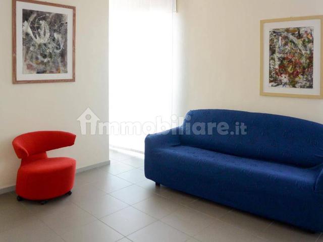 Trilocale via Fratelli Cairoli, Centro, Mantova