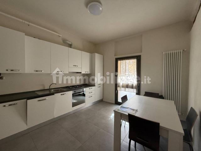 Trilocale via Fratelli Galliari 14, Treviglio