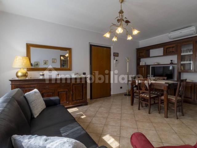 Trilocale via G. B. Zucchi 3, Centro, Mandello del Lario