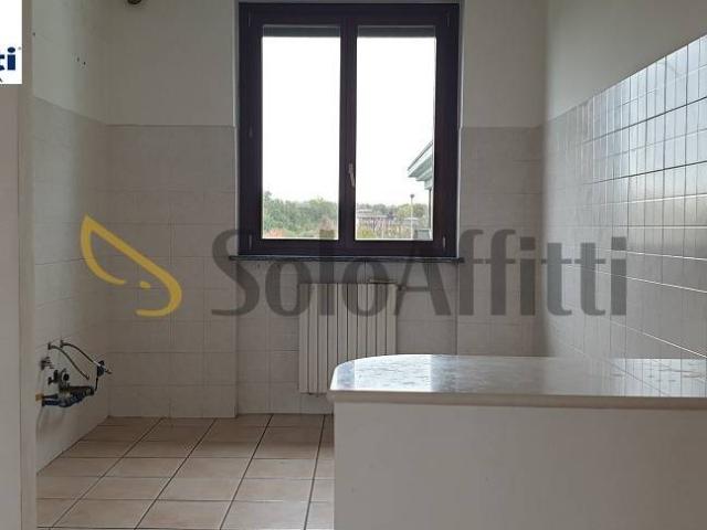 Trilocale via galvani 2, Centro, Solaro