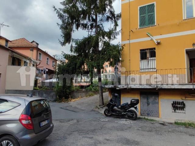 Trilocale via Geirato, Molassana, Genova
