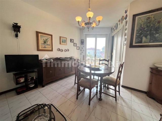 Trilocale via Gioacchino Rossini, Marina di Massa Centro, Massa