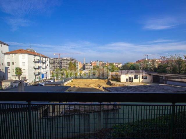 Trilocale via Giovanni Battista Prandina 30, Ponte Nuovo, Milano