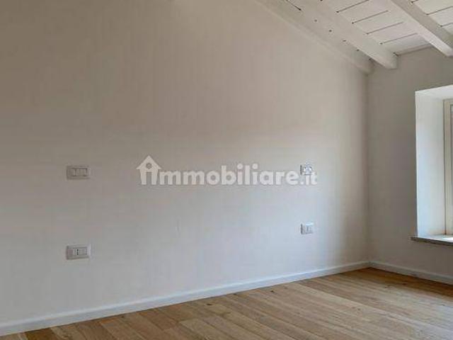 Trilocale via Giuseppe Mazzini 16, Centro, Mantova
