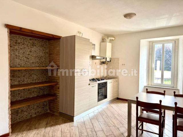 Trilocale via Giuseppe Mazzini 95, Centro, Villa d'Almè