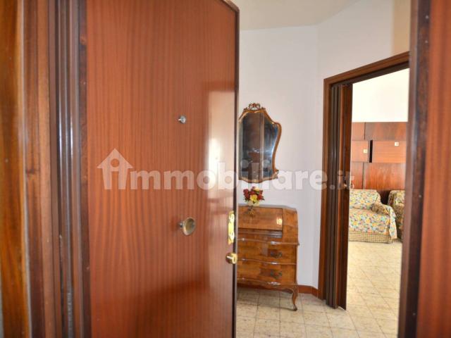 Trilocale via Giuseppe Felici 3, Torrino, Roma