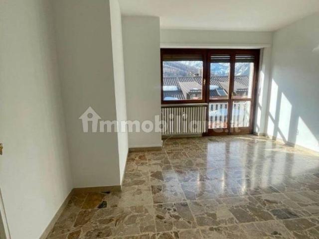 Trilocale via Giuseppe Francesco Medail 87, Centro, Bardonecchia