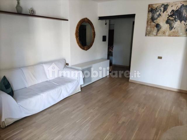 Trilocale via Giuseppe Garibaldi 30, Biumo Inferiore Superiore, Varese