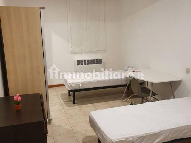 Trilocale via Giuseppe Petroni, San Vitale, Bologna