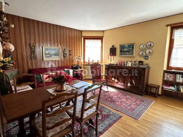 Trilocale via Giuseppe Verdi 11, Centro, Bardonecchia