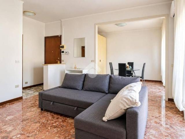 Trilocale via Goito 18, Centro Storico, Parma