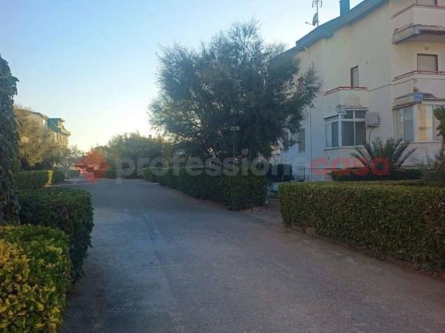 Trilocale via Grotta Della Regina, 41, Torre a Mare, Bari