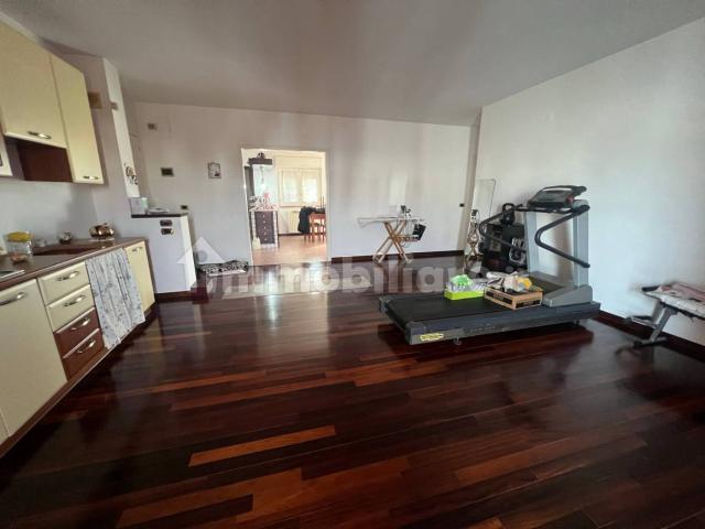 Trilocale via Hermada 36, Modugno