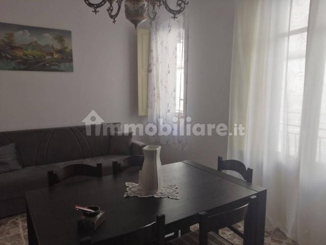 Trilocale via Interna San Leonardo 17, Centro, Crotone
